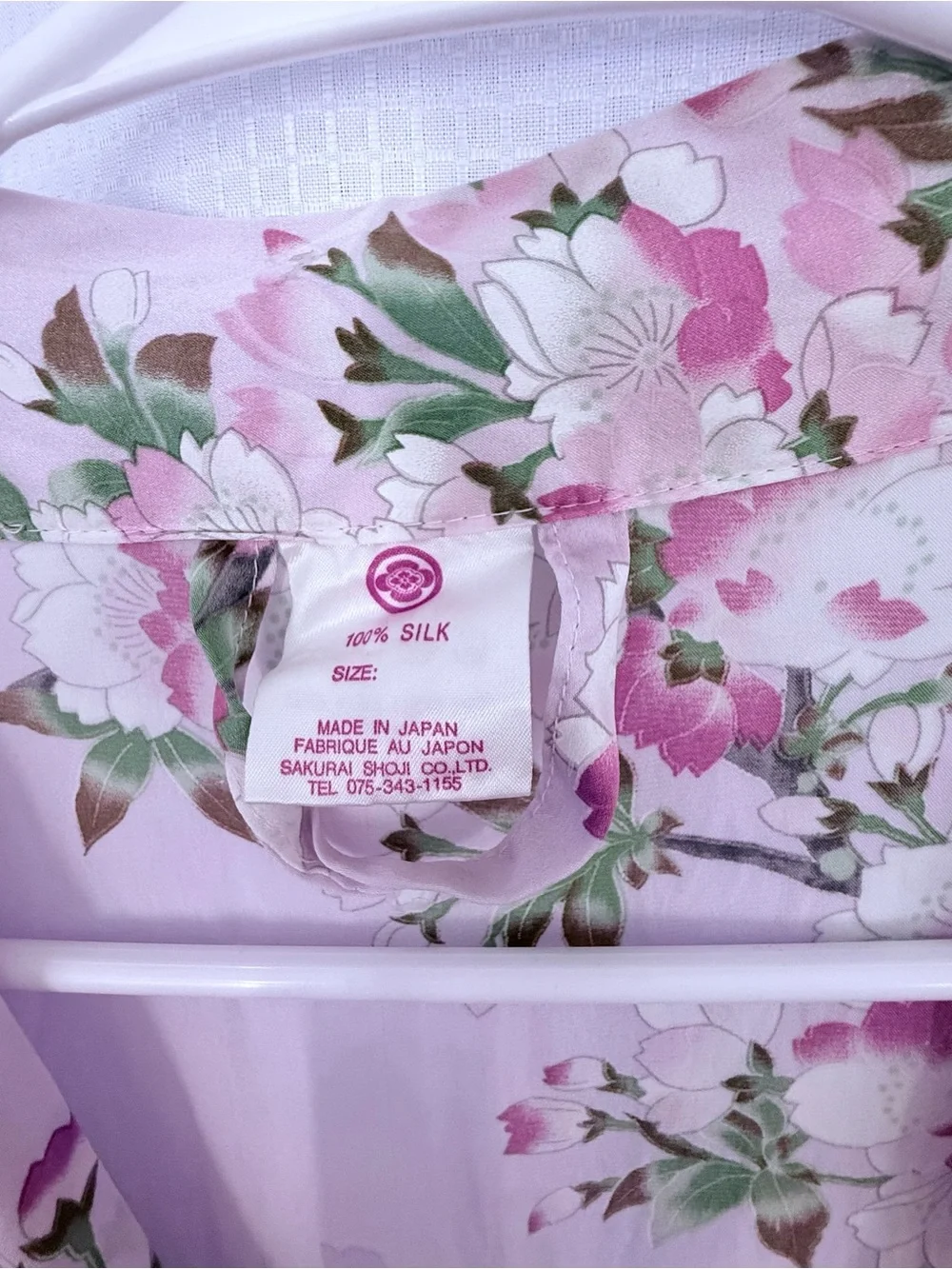 Japanese robe 100% Silk Beautiful Floral Design